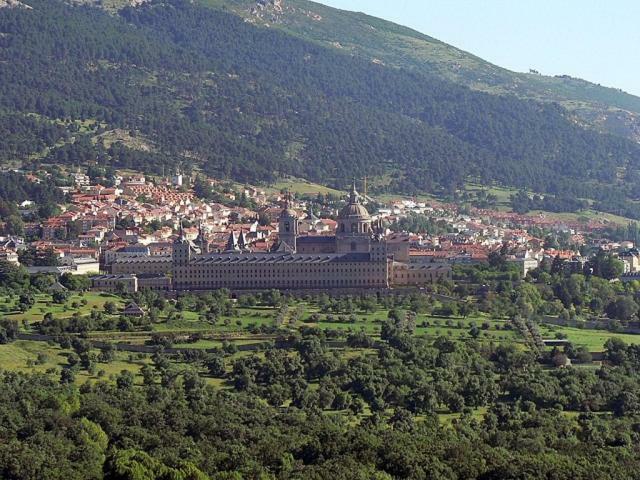 Duplex El Escorial Hotel San Lorenzo de El Escorial Esterno foto